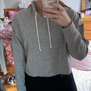 Hooded cropped sweatshirt